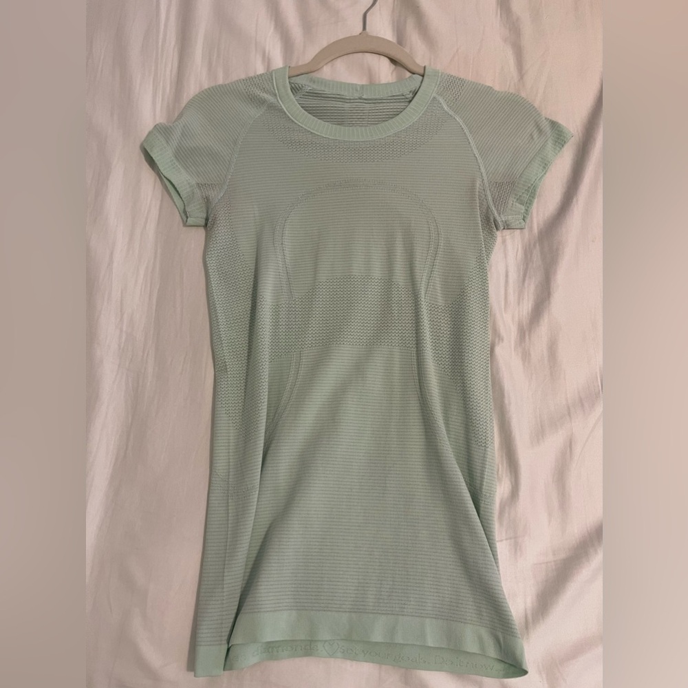 SOLD Lululemon Swiftly Tech Short Sleeve Delicate Mint